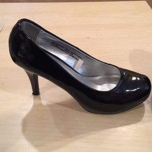 Shiny black 3” heels